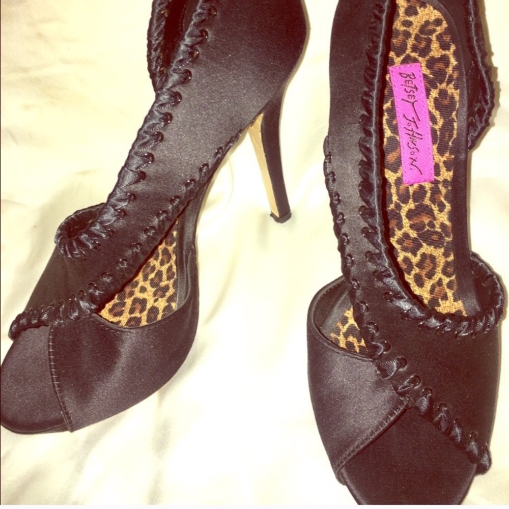 Betsy Johnson pumps